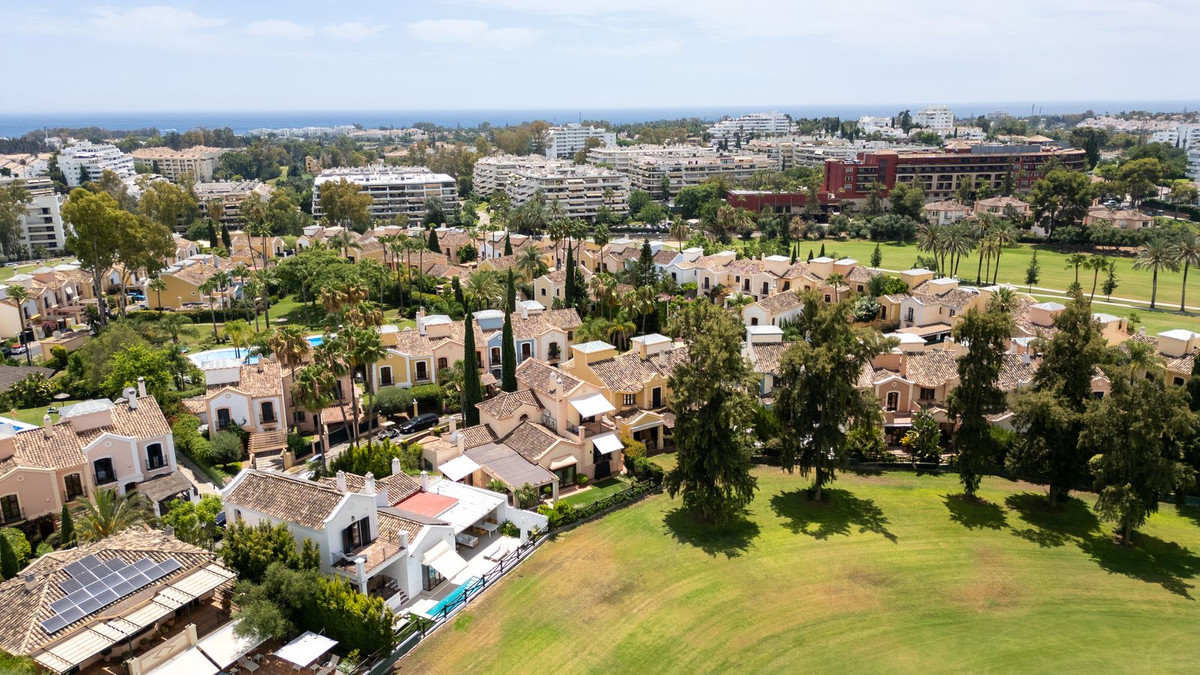 Huis te koop in Guadalmina Baja | 5 slaapkamers H5148274