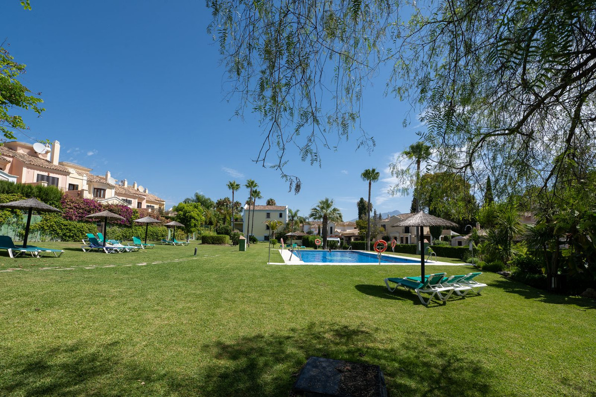Huis te koop in Guadalmina Baja | 5 slaapkamers H5148274