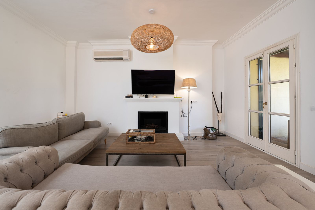 Huis te koop in Guadalmina Baja | 5 slaapkamers H5148274