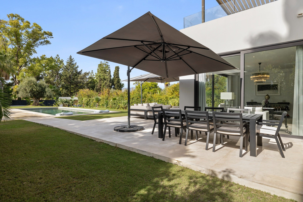Huis te koop in Guadalmina Baja | 6 slaapkamers H5151001
