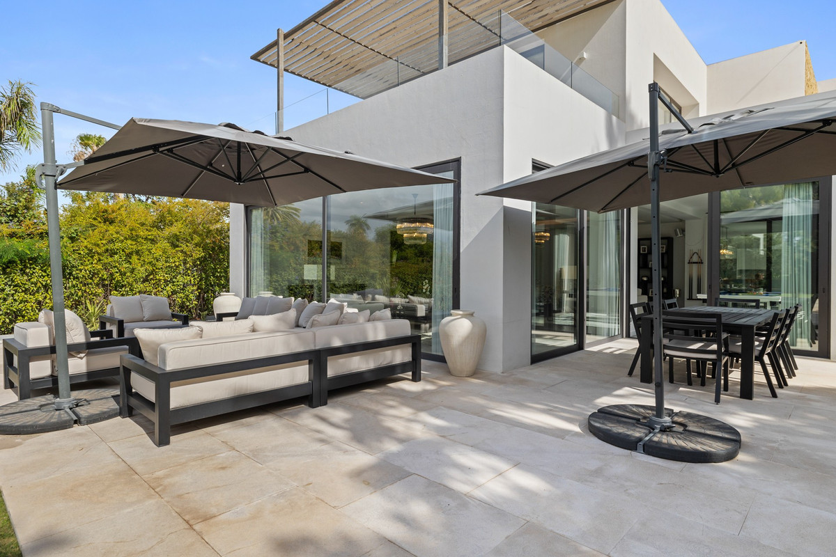 Huis te koop in Guadalmina Baja | 6 slaapkamers H5151001