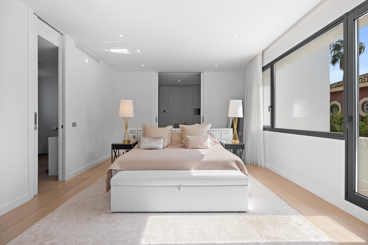 Huis te koop in Guadalmina Baja | 6 slaapkamers H5151001