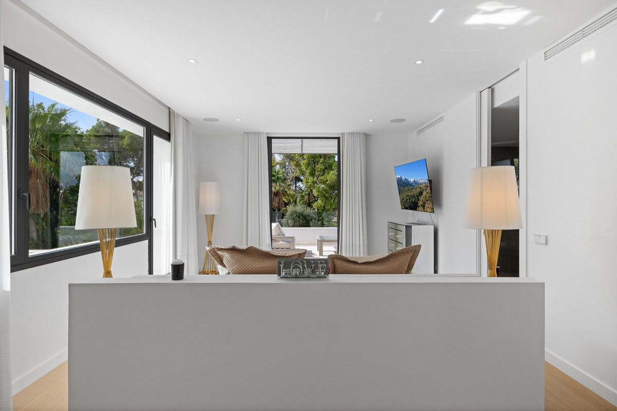 Huis te koop in Guadalmina Baja | 6 slaapkamers H5151001
