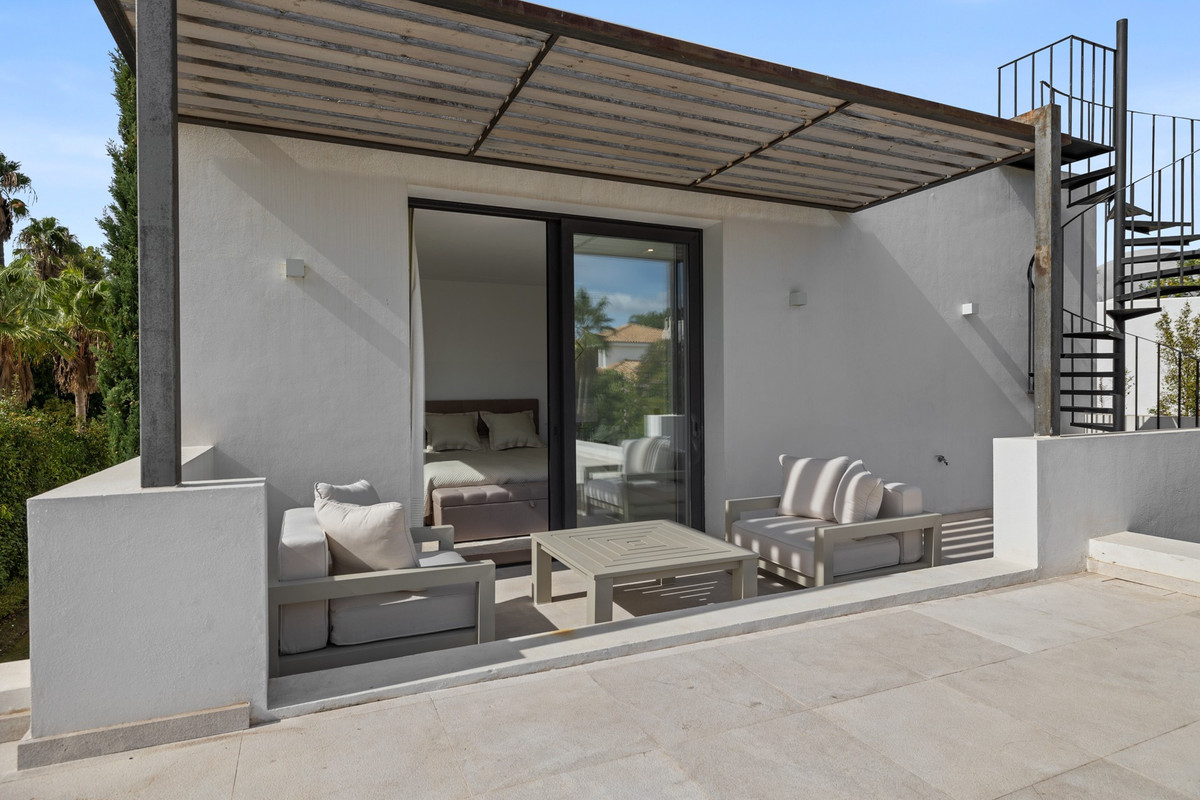 Huis te koop in Guadalmina Baja | 6 slaapkamers H5151001