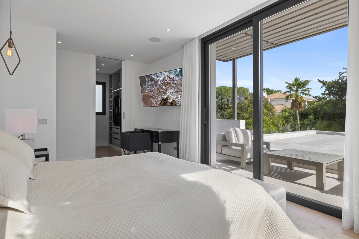 Huis te koop in Guadalmina Baja | 6 slaapkamers H5151001