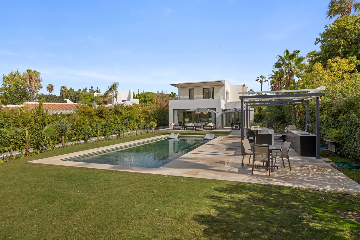 Huis te koop in Guadalmina Baja | 6 slaapkamers H5151001
