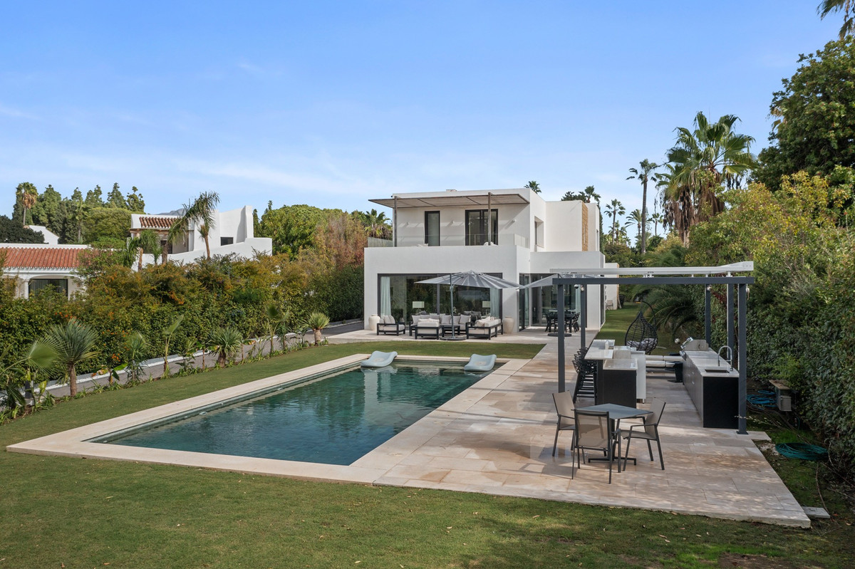 Huis te koop in Guadalmina Baja | 6 slaapkamers H5151001