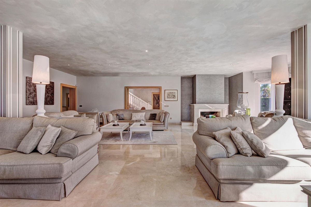 Huis te koop in Guadalmina Baja | 6 slaapkamers H5166772