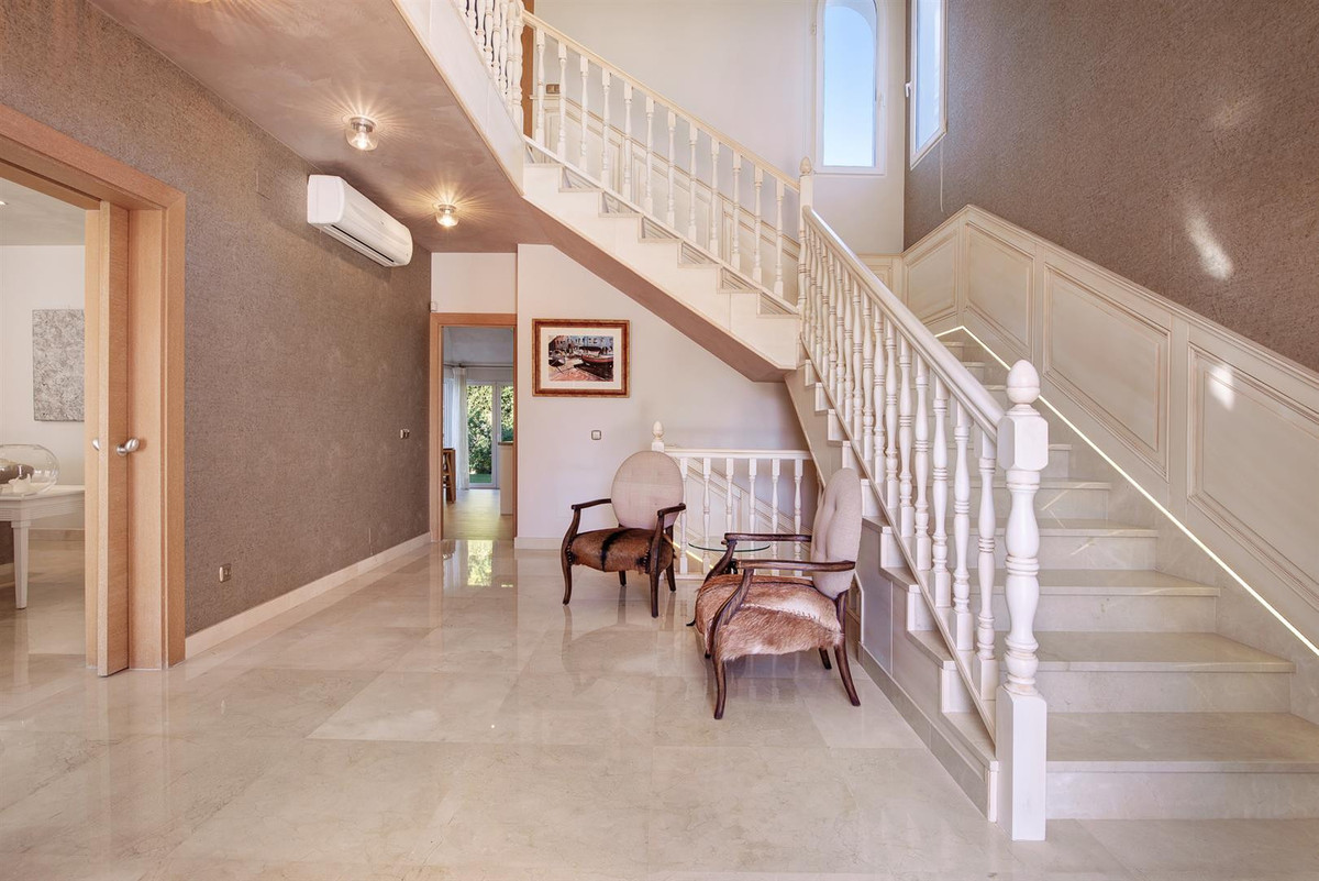 Huis te koop in Guadalmina Baja | 6 slaapkamers H5166772