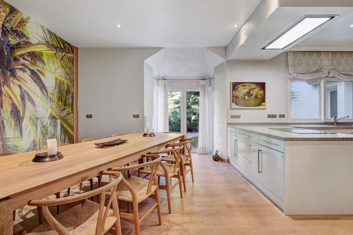 Huis te koop in Guadalmina Baja | 6 slaapkamers H5166772