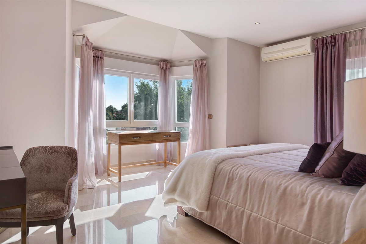 Huis te koop in Guadalmina Baja | 6 slaapkamers H5166772