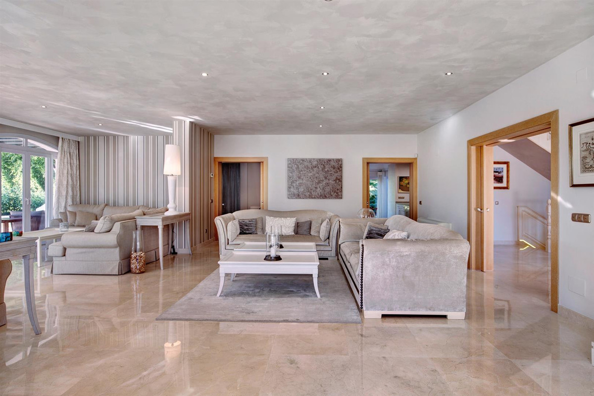 Huis te koop in Guadalmina Baja | 6 slaapkamers H5166772