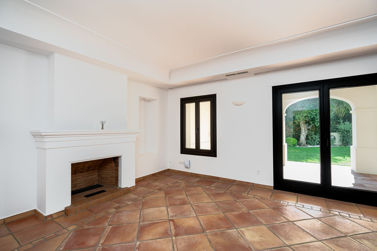 Huis te koop in Guadalmina Baja | 6 slaapkamers H5209114