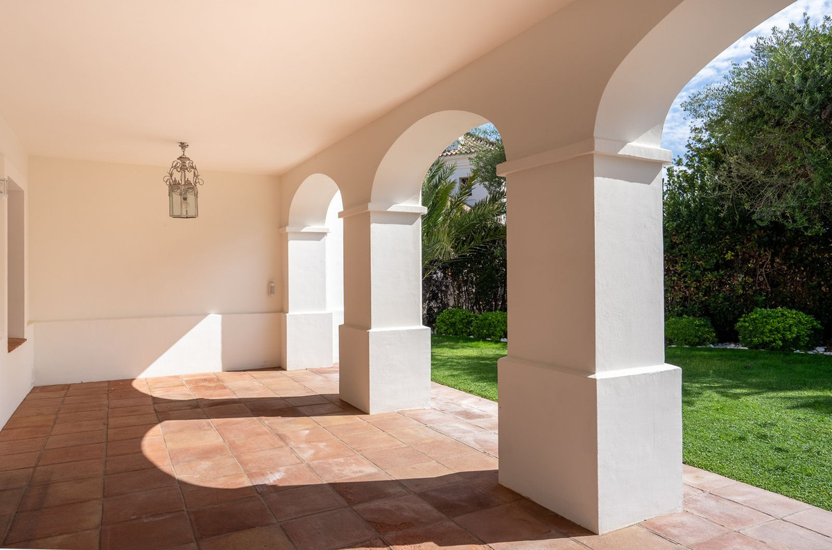 Huis te koop in Guadalmina Baja | 6 slaapkamers H5209114