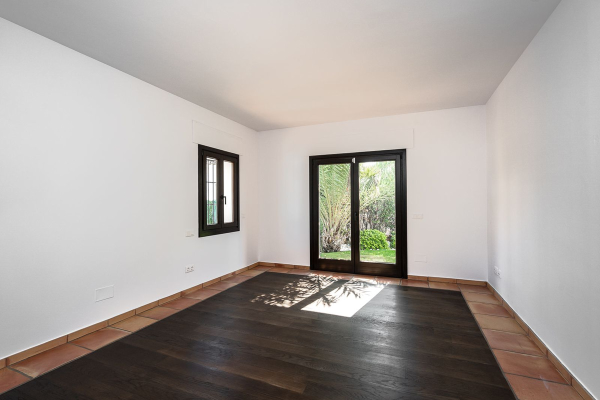 Huis te koop in Guadalmina Baja | 6 slaapkamers H5209114