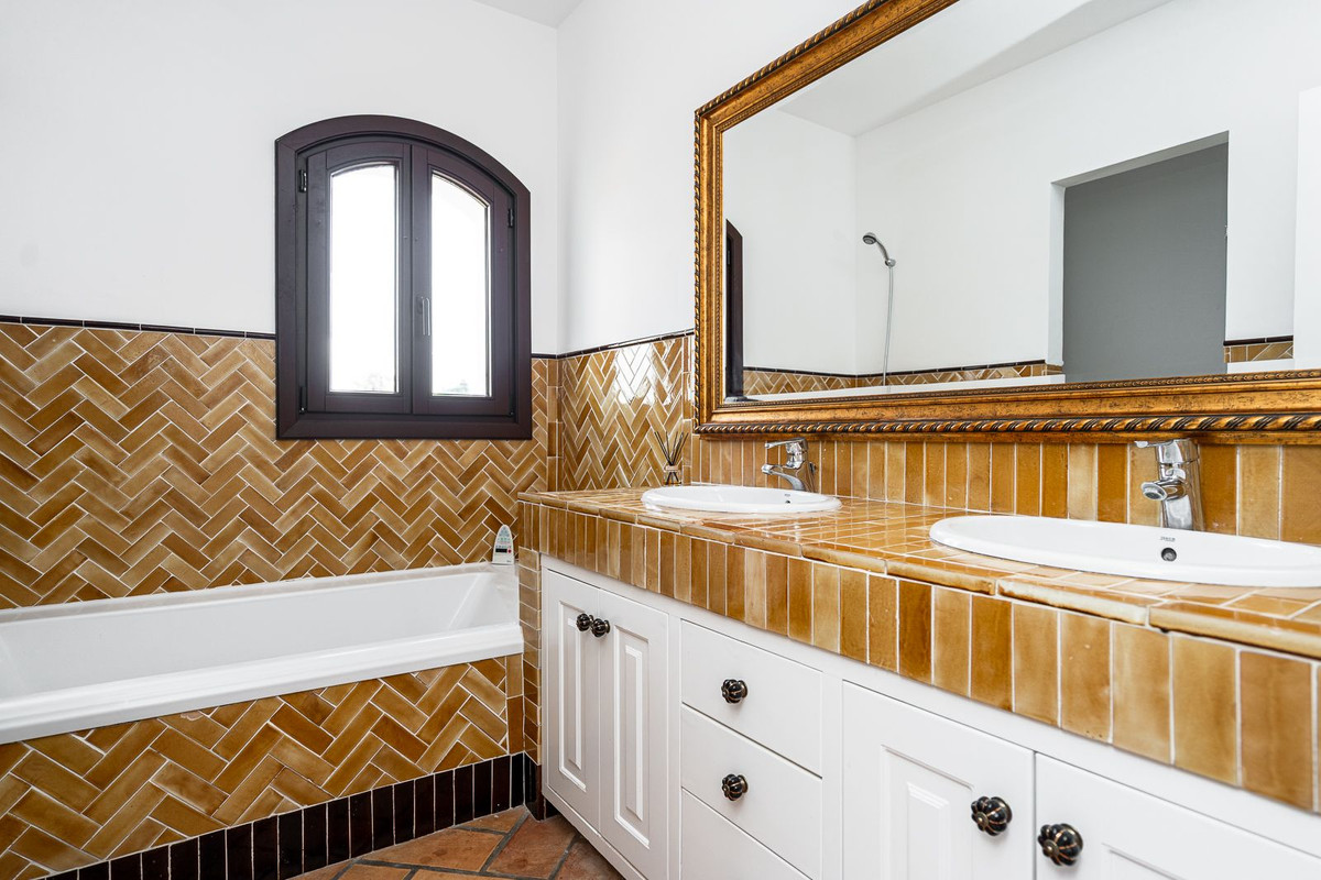 Huis te koop in Guadalmina Baja | 6 slaapkamers H5209114