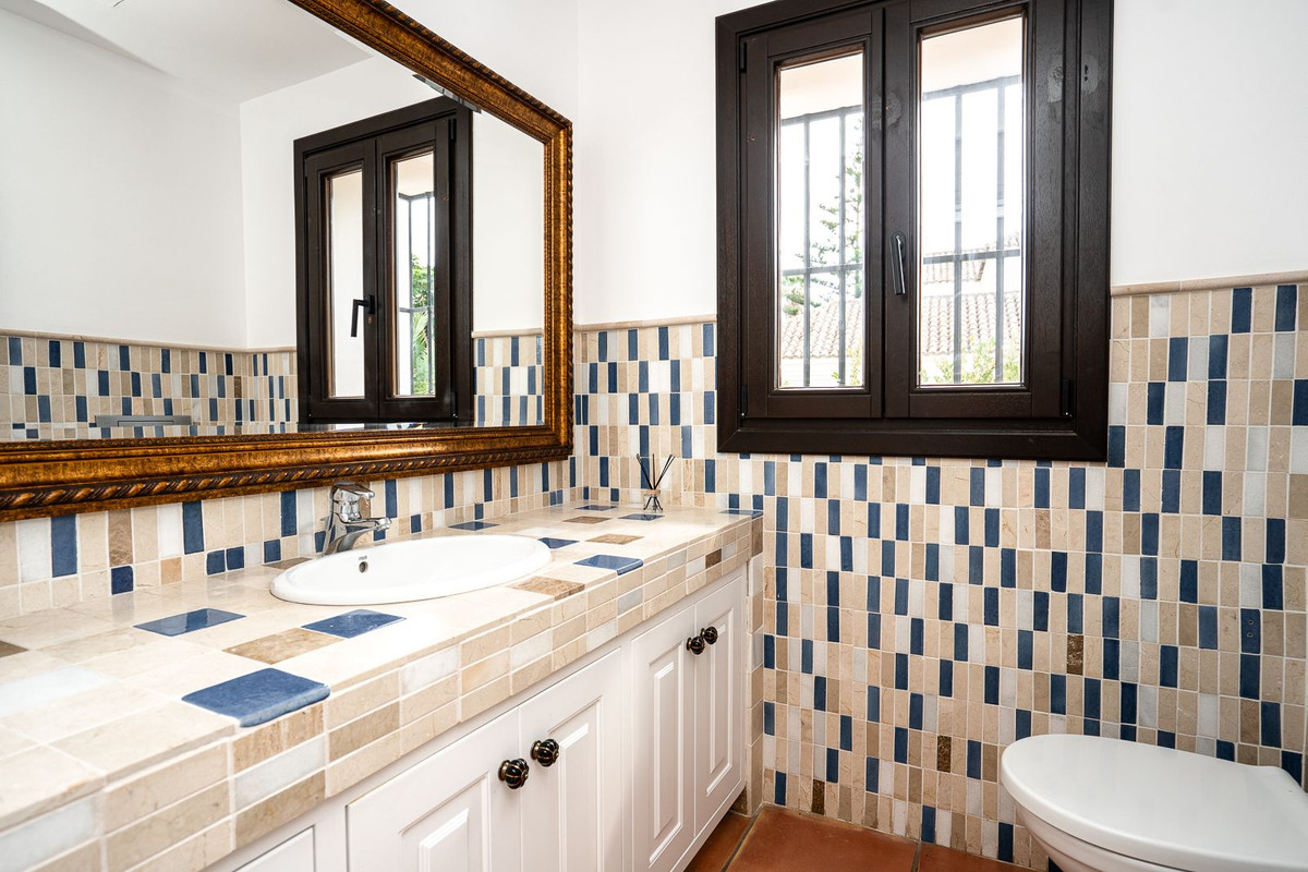 Huis te koop in Guadalmina Baja | 6 slaapkamers H5209114