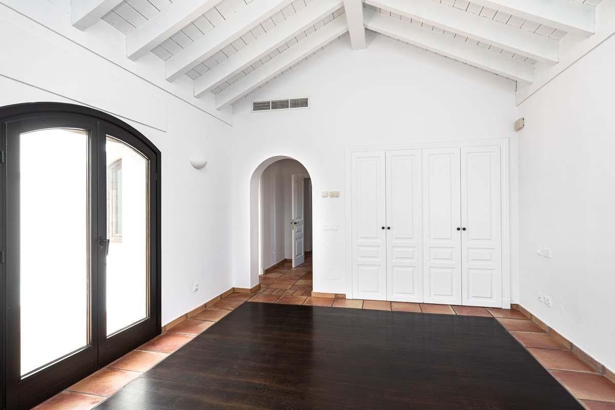 Huis te koop in Guadalmina Baja | 6 slaapkamers H5209114