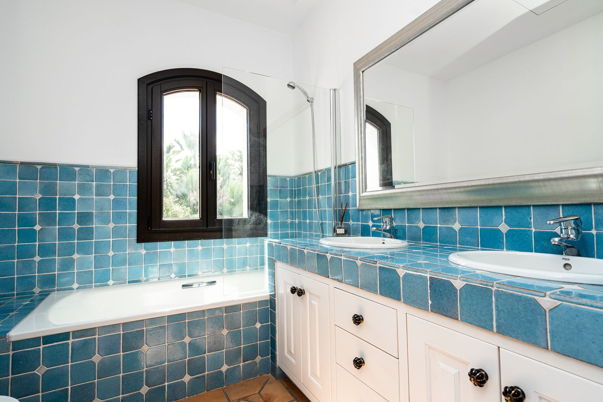 Huis te koop in Guadalmina Baja | 6 slaapkamers H5209114