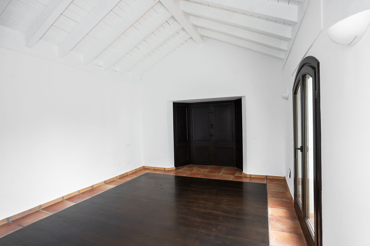 Huis te koop in Guadalmina Baja | 6 slaapkamers H5209114