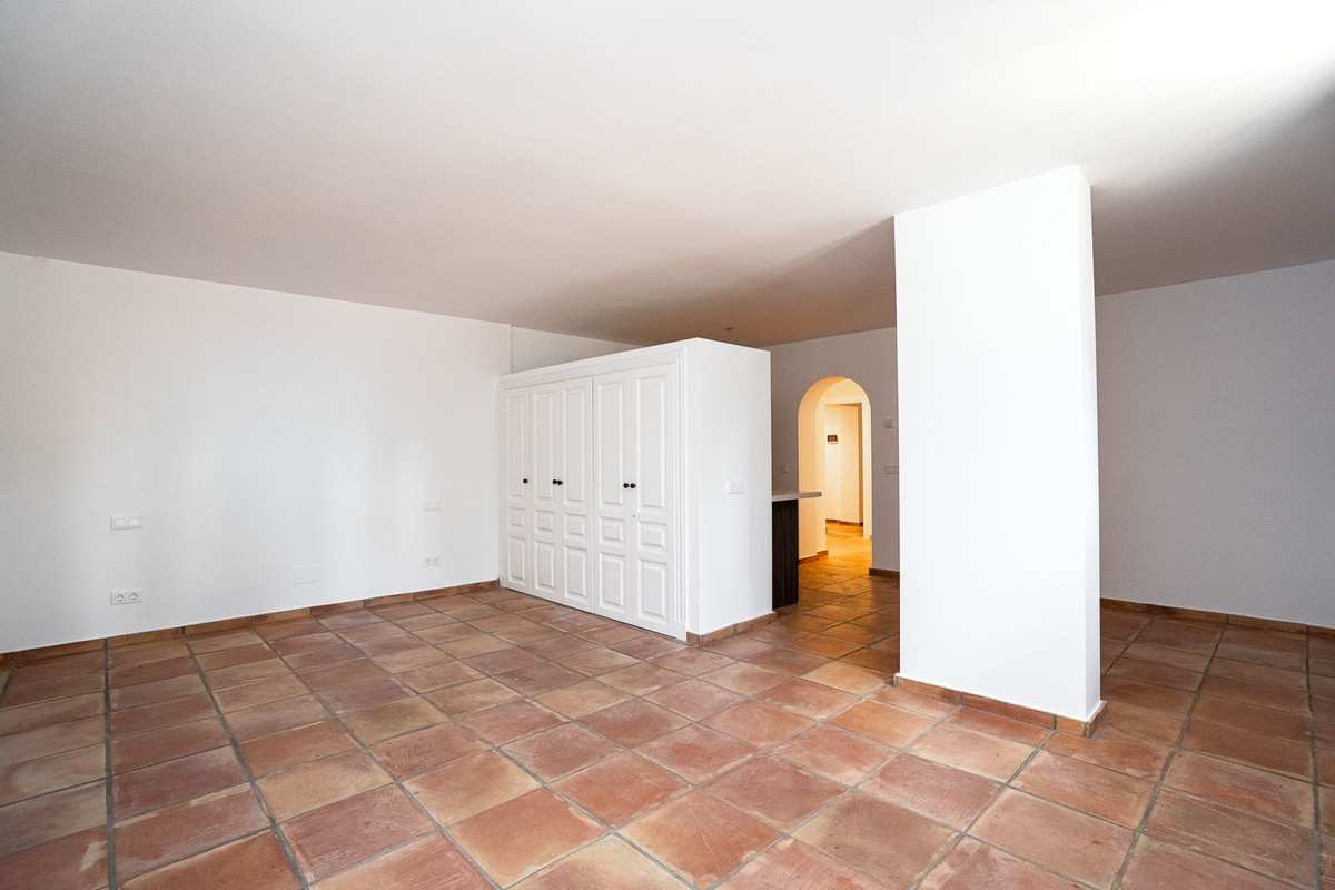 Huis te koop in Guadalmina Baja | 6 slaapkamers H5209114