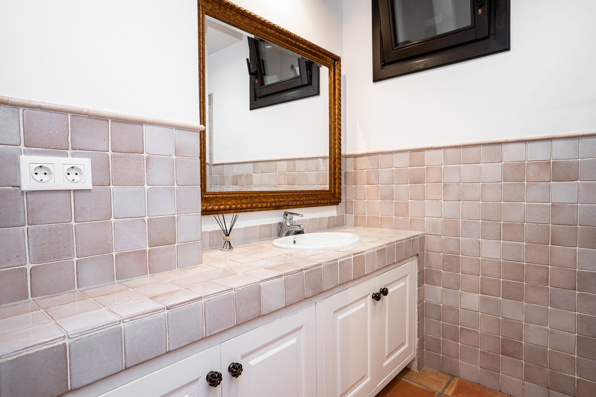 Huis te koop in Guadalmina Baja | 6 slaapkamers H5209114