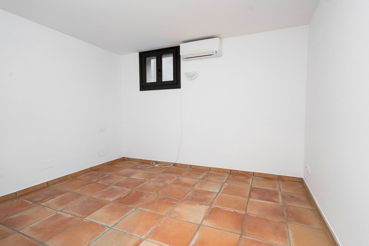 Huis te koop in Guadalmina Baja | 6 slaapkamers H5209114
