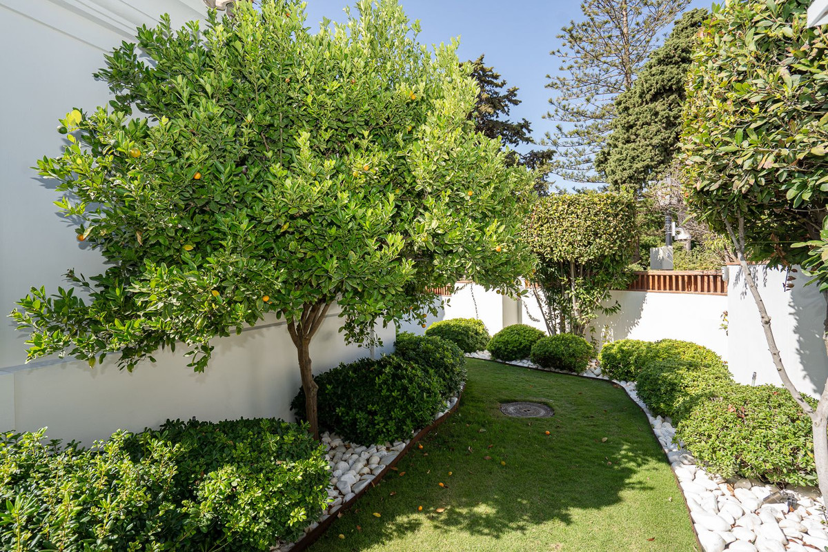 Huis te koop in Guadalmina Baja | 6 slaapkamers H5209114