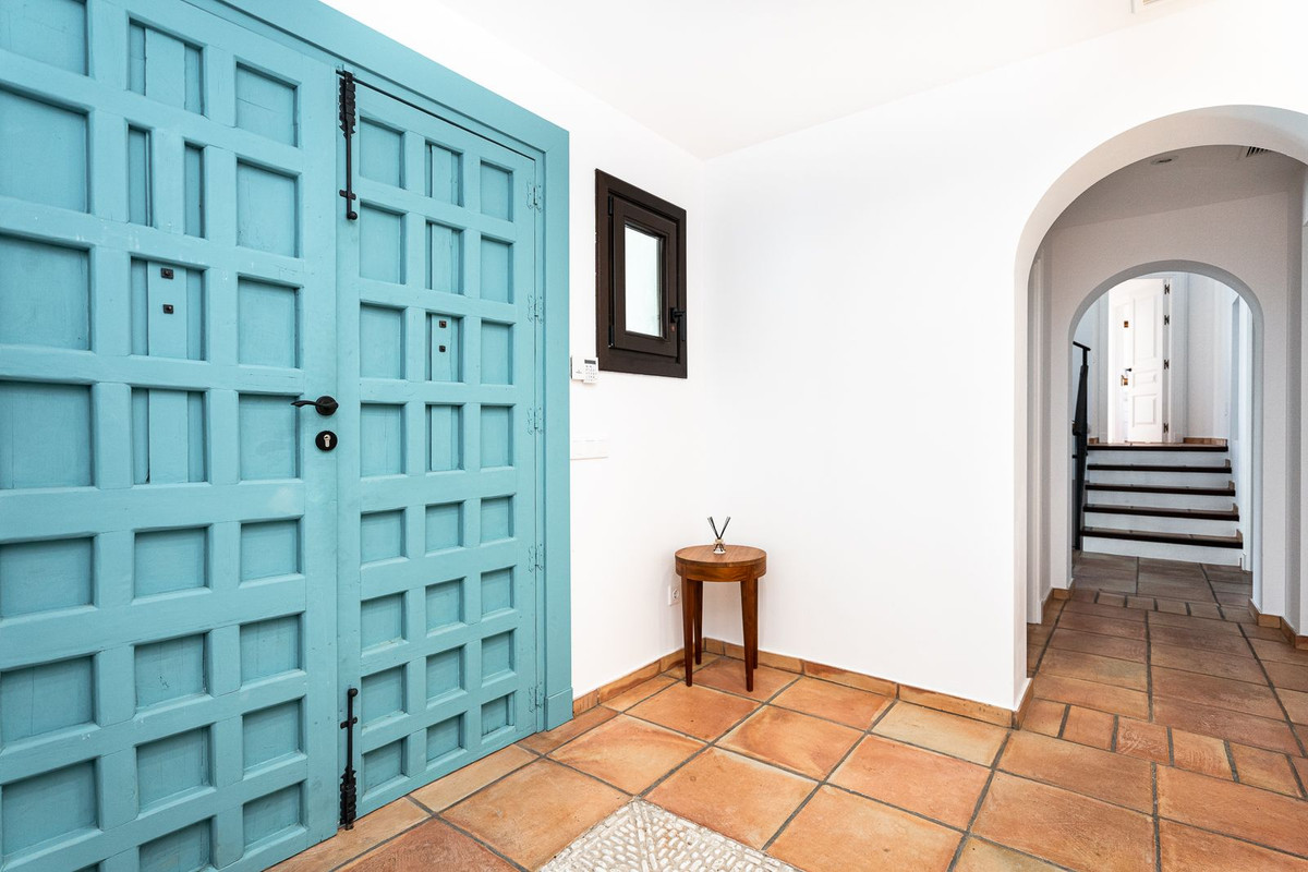 Huis te koop in Guadalmina Baja | 6 slaapkamers H5209114