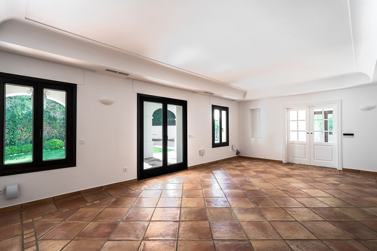 Huis te koop in Guadalmina Baja | 6 slaapkamers H5209114