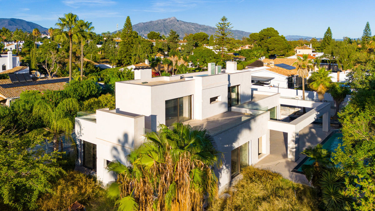 Huis te koop in Guadalmina Baja | 4 slaapkamers H5214583