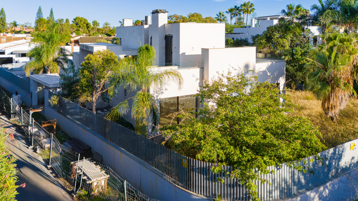 Huis te koop in Guadalmina Baja | 4 slaapkamers H5214583