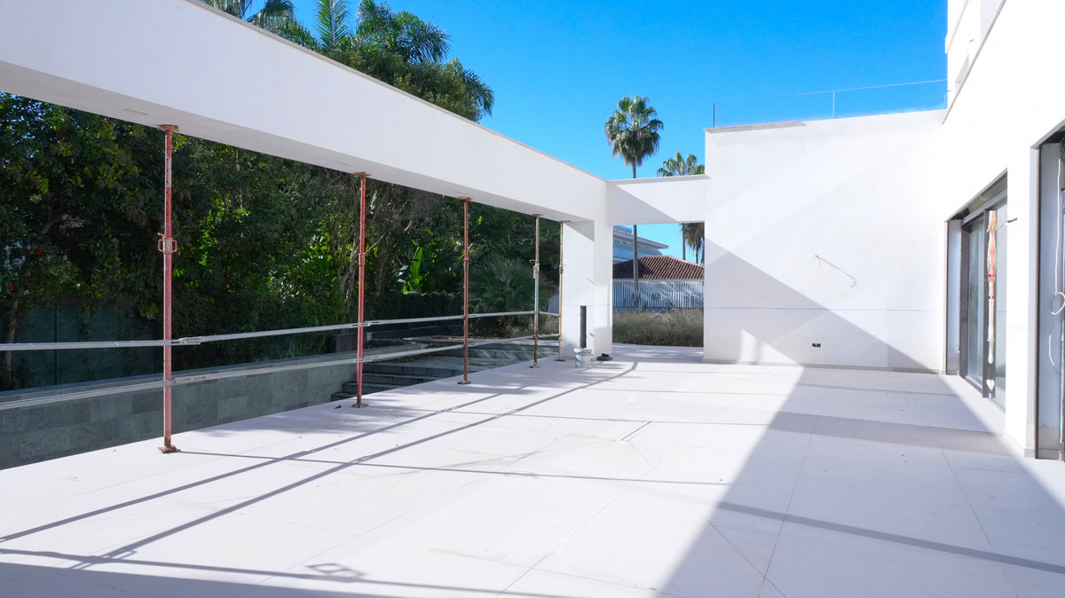 Huis te koop in Guadalmina Baja | 4 slaapkamers H5214583