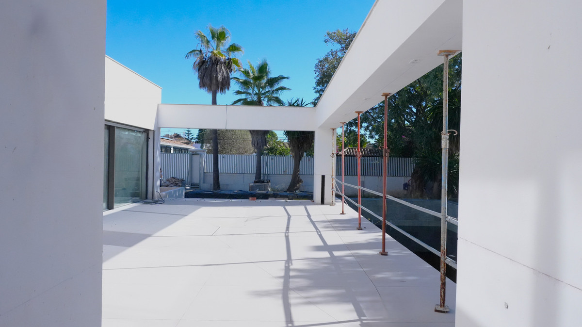 Huis te koop in Guadalmina Baja | 4 slaapkamers H5214583