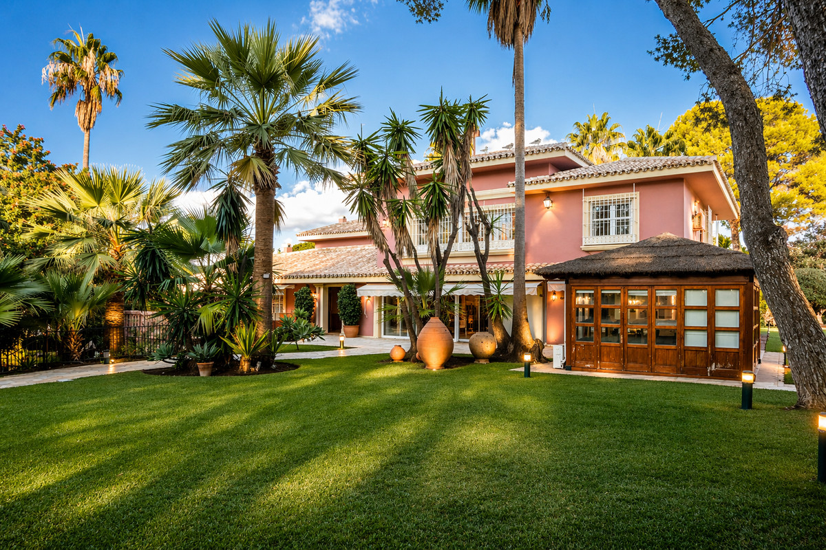 Huis te koop in Guadalmina Baja | 5 slaapkamers H5251645