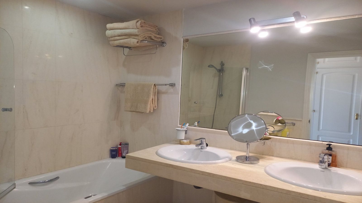 Huis te koop in Guadalmina Baja | 3 slaapkamers H5289574