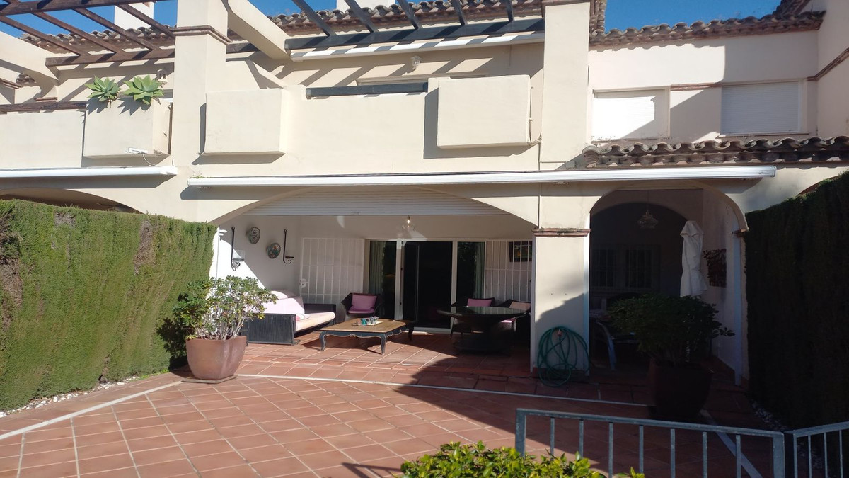 Huis te koop in Guadalmina Baja | 3 slaapkamers H5289574