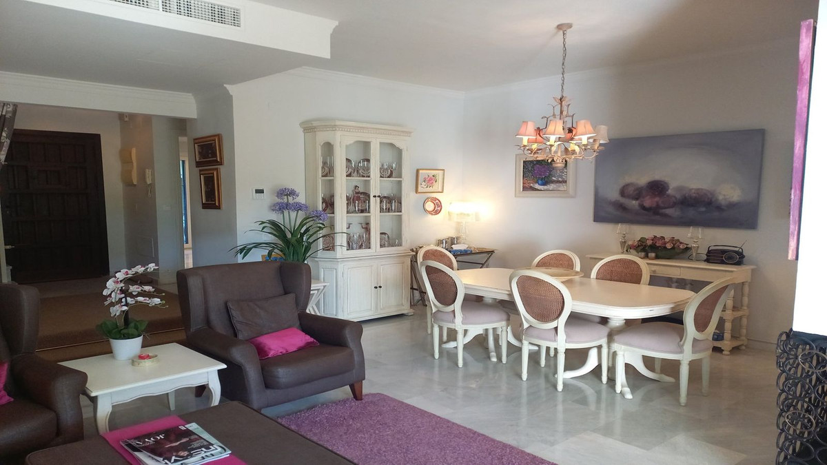 Huis te koop in Guadalmina Baja | 3 slaapkamers H5289574