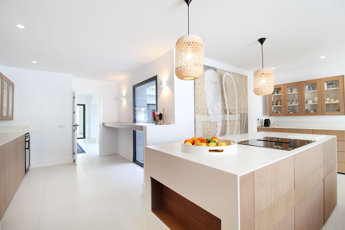 Huis te koop in Guadalmina Baja | 7 slaapkamers H5352334