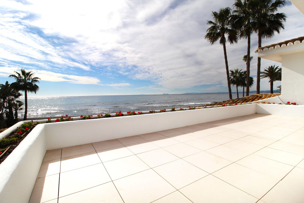 Huis te koop in Guadalmina Baja | 7 slaapkamers H5352334