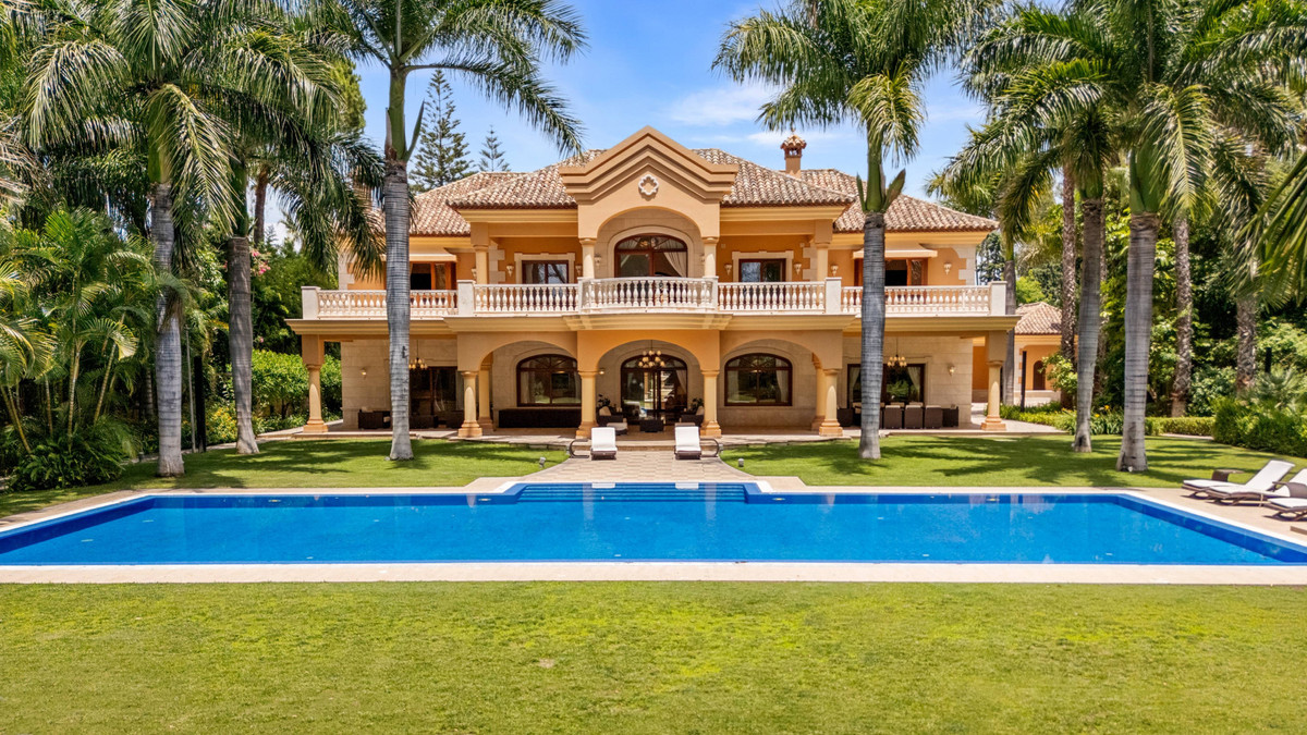 Huis te koop in Guadalmina Baja | 8 slaapkamers H5368981