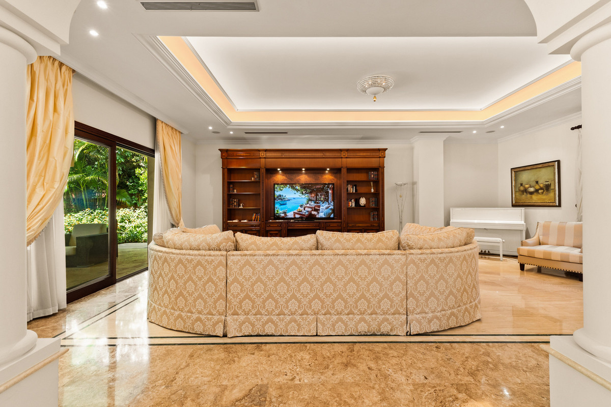 Huis te koop in Guadalmina Baja | 8 slaapkamers H5368981