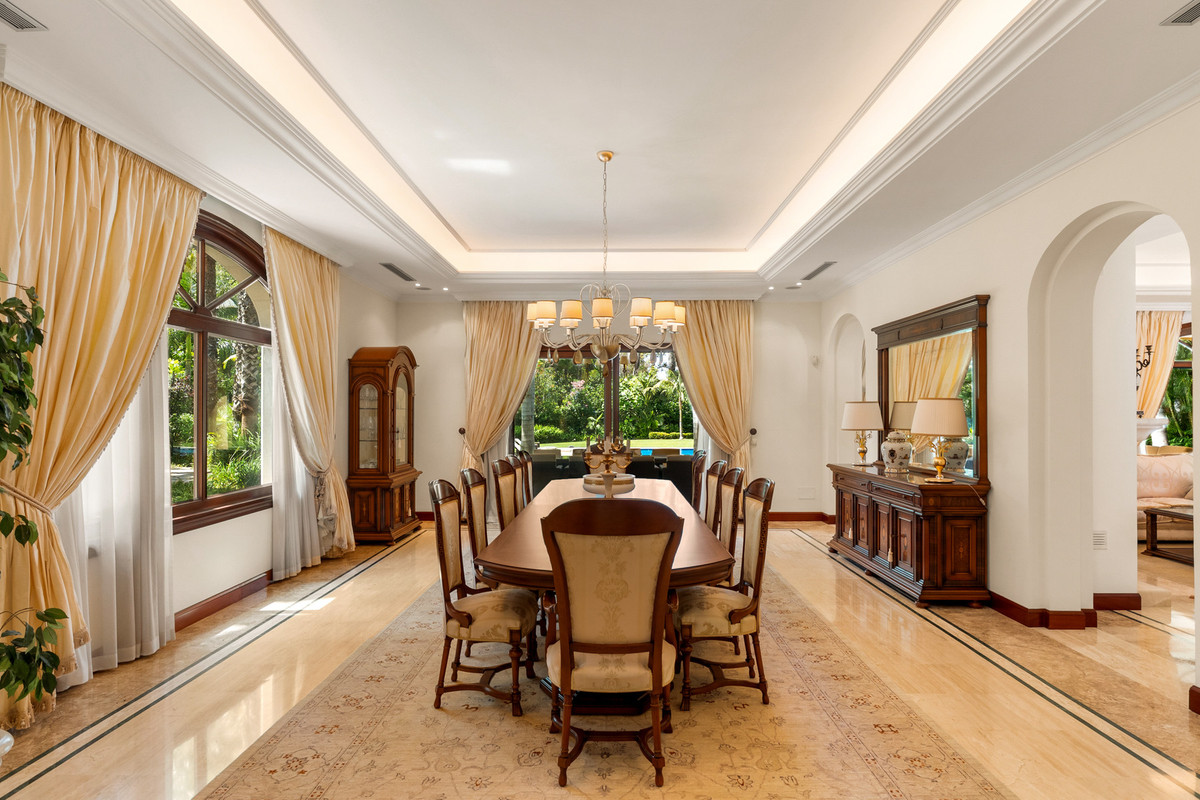 Huis te koop in Guadalmina Baja | 8 slaapkamers H5368981