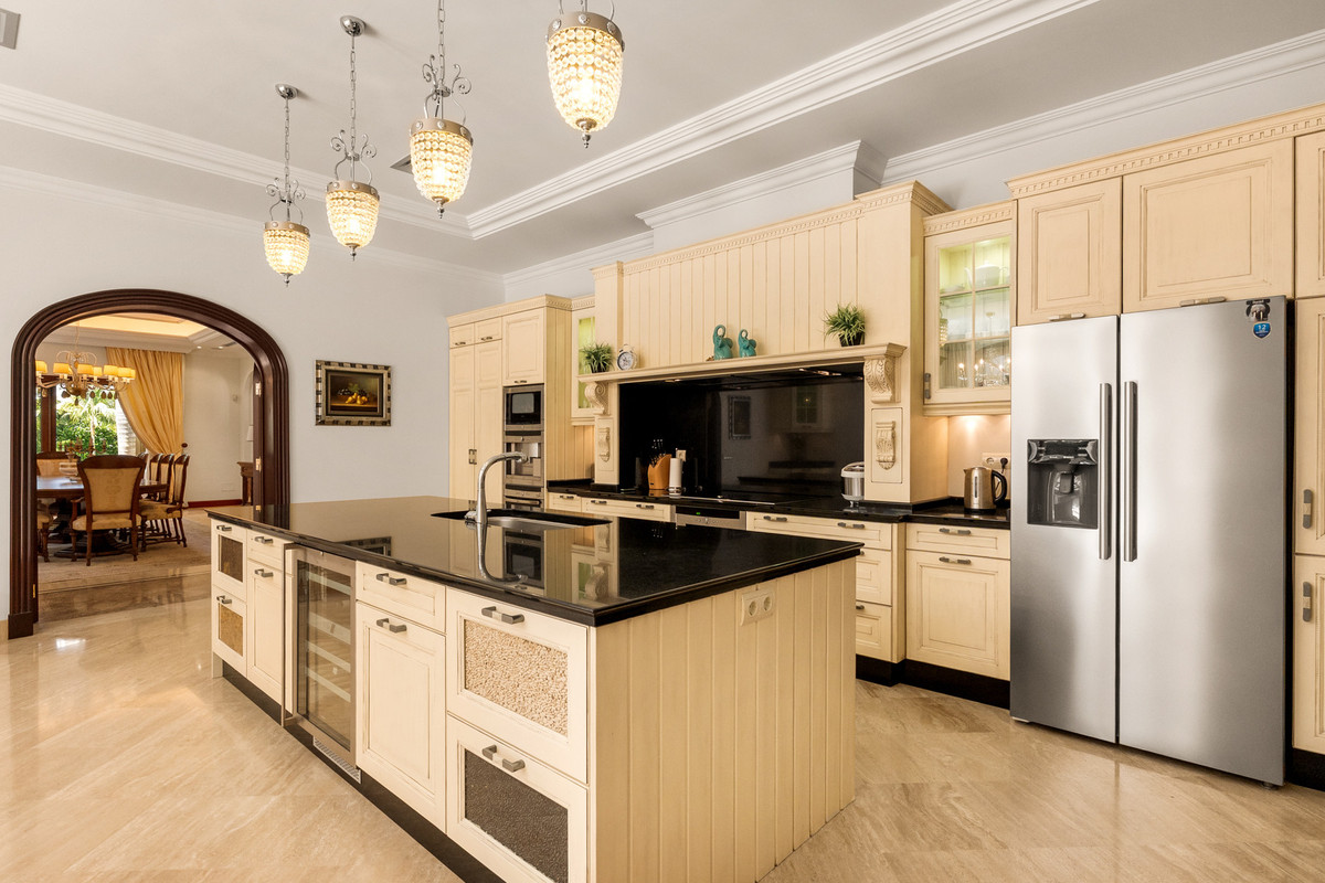 Huis te koop in Guadalmina Baja | 8 slaapkamers H5368981