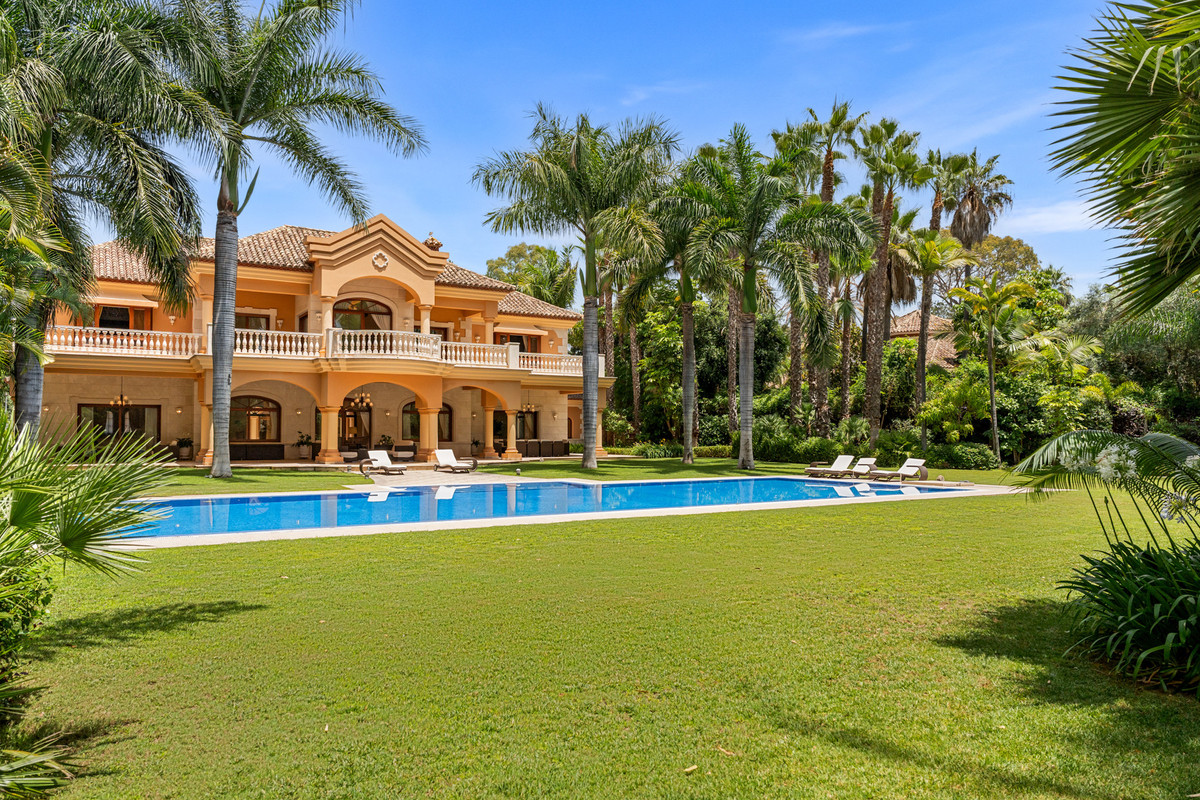Huis te koop in Guadalmina Baja | 8 slaapkamers H5368981