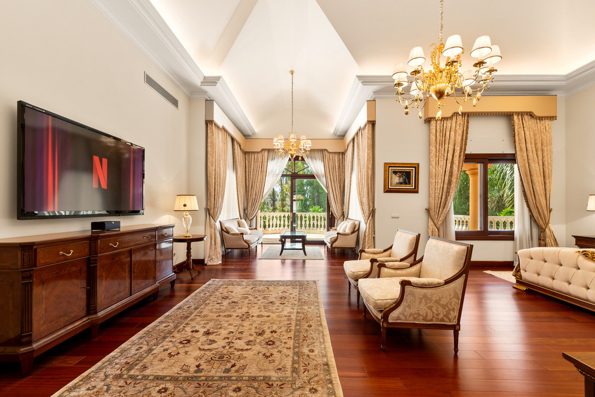 Huis te koop in Guadalmina Baja | 8 slaapkamers H5368981