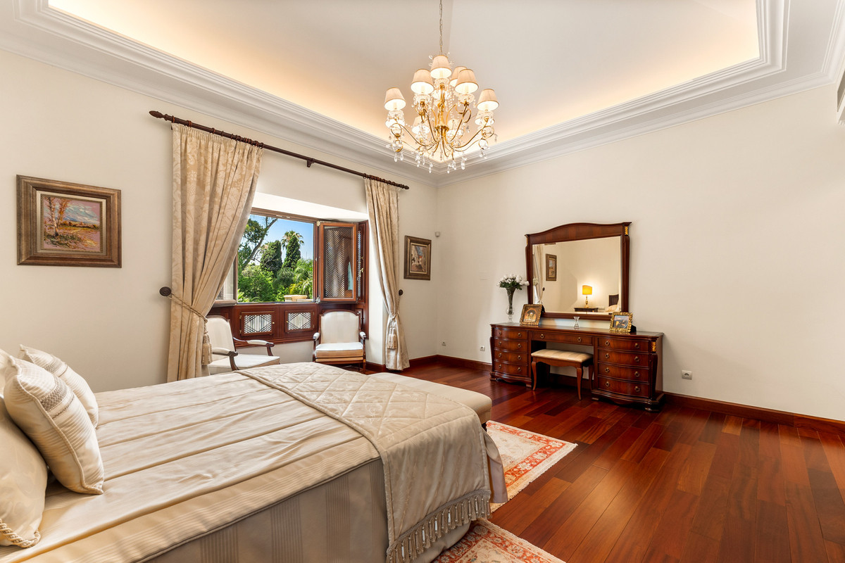 Huis te koop in Guadalmina Baja | 8 slaapkamers H5368981