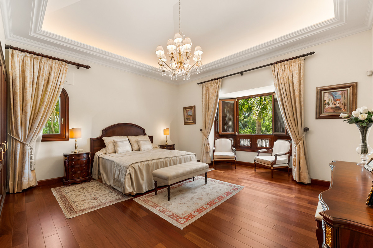 Huis te koop in Guadalmina Baja | 8 slaapkamers H5368981