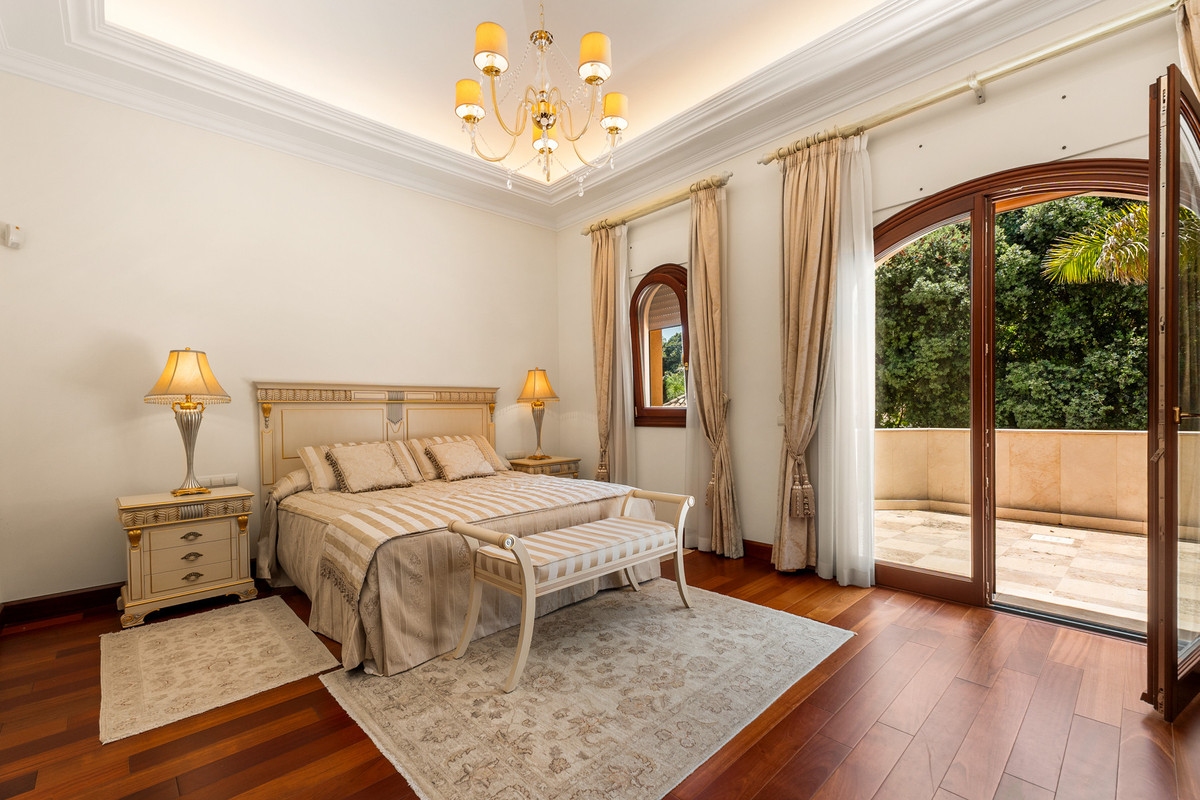 Huis te koop in Guadalmina Baja | 8 slaapkamers H5368981