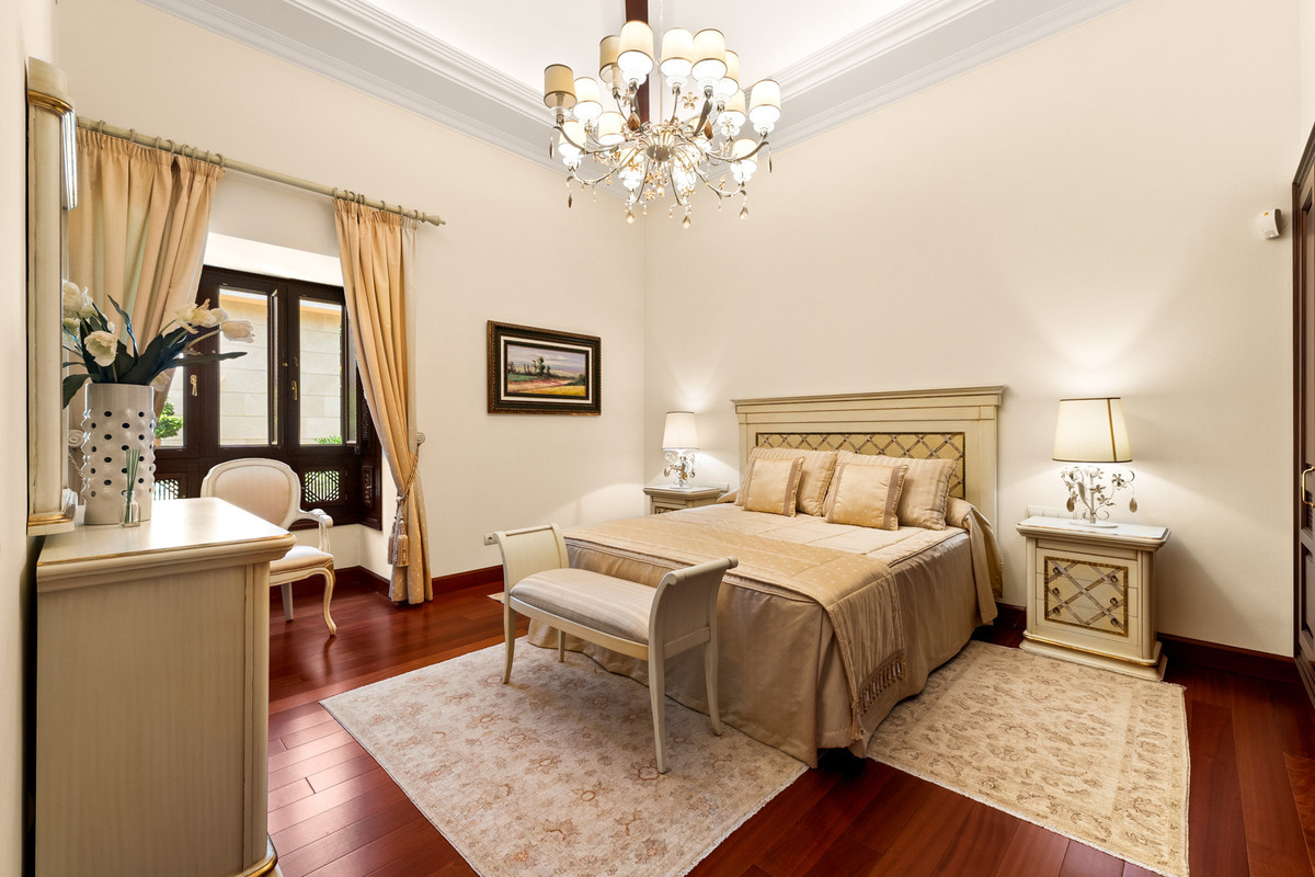 Huis te koop in Guadalmina Baja | 8 slaapkamers H5368981